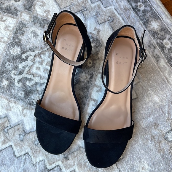 A-New-Day black heels - Picture 4 of 6